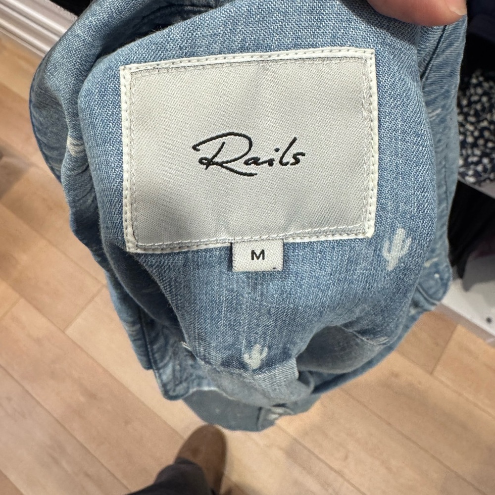 Rails button up - Picture 2 of 5